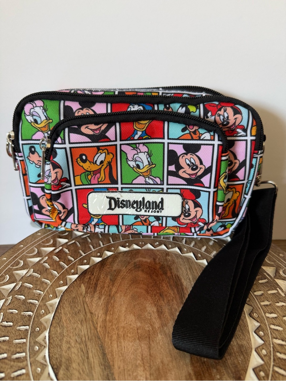 Disneyland Mickey Minnie & Friends Colorblock Crossbody Bag NWT